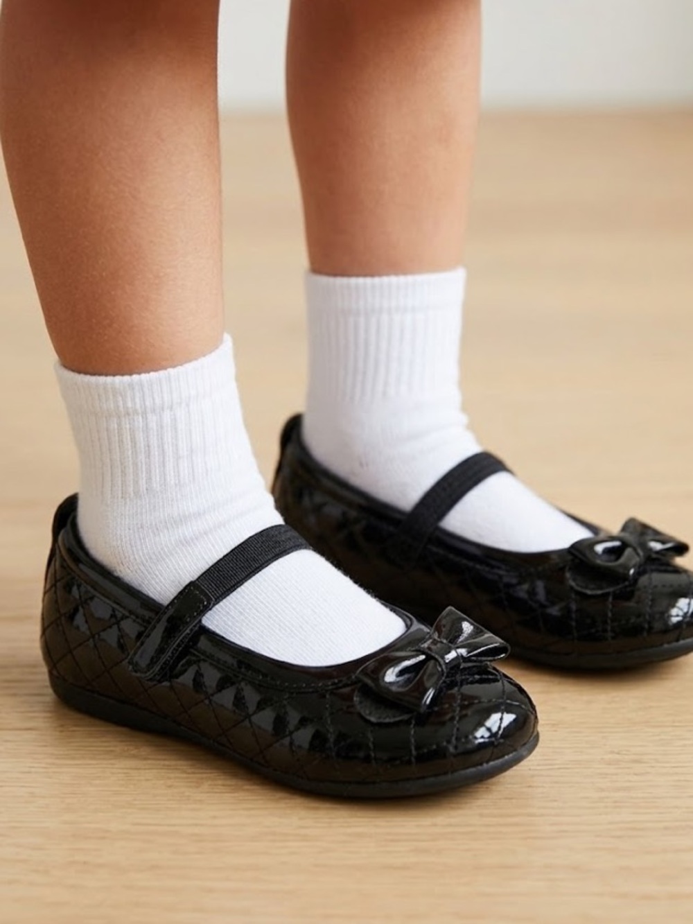 Stride Rite Black Quilted Mary Janes with Bow Size 8